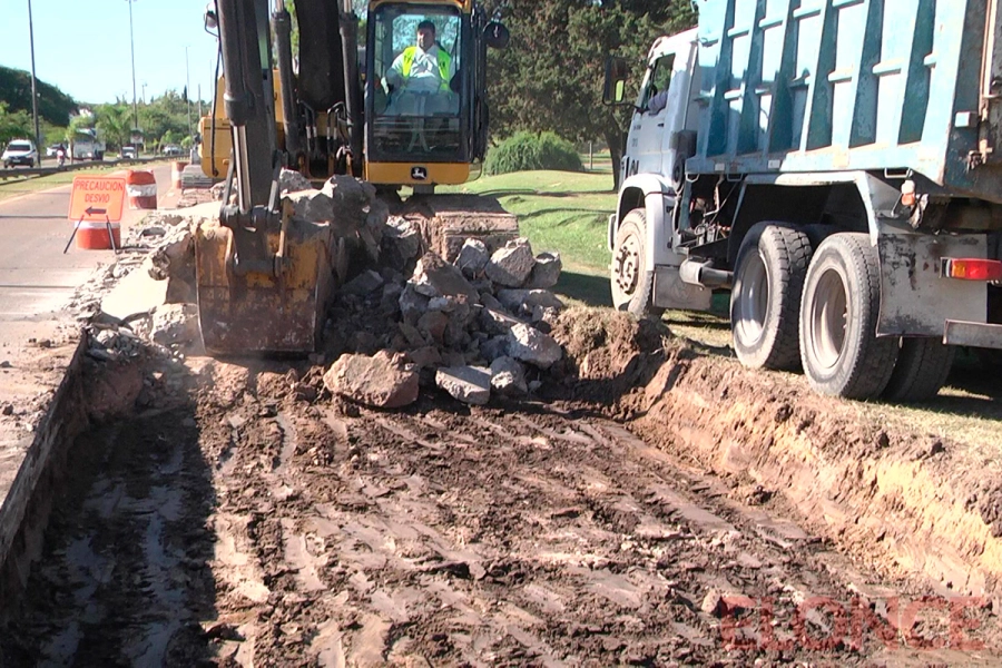 Repavimentaci&oacute;n en avenida Uranga en Paran&aacute; (foto Elonce)