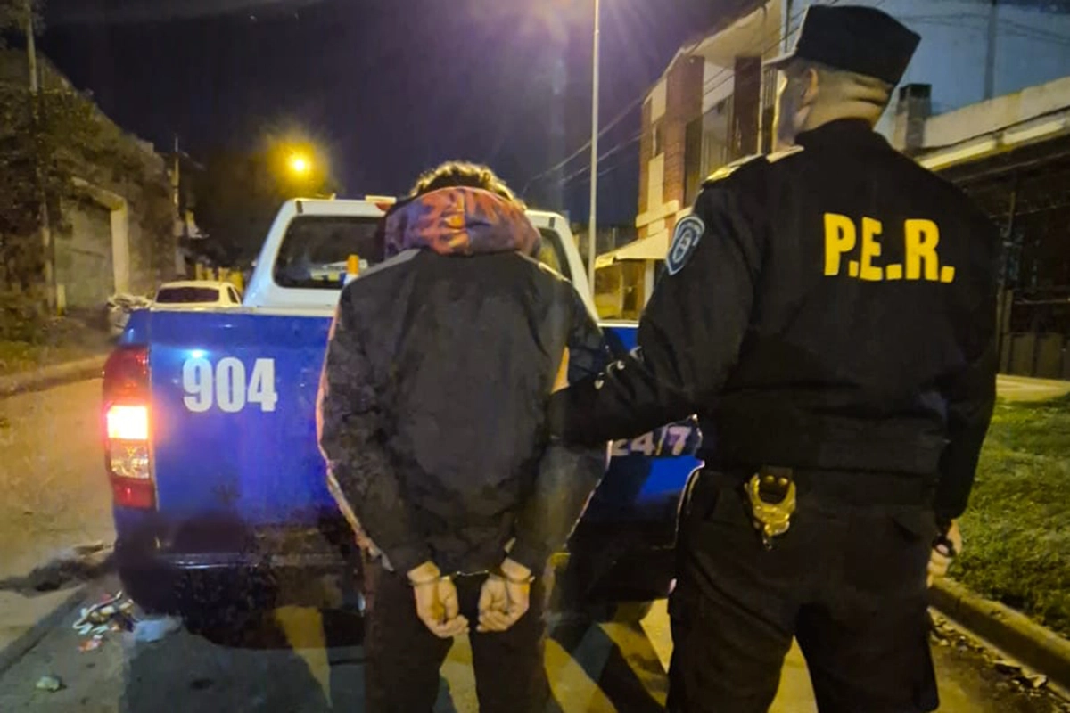 Detenido por intento de robo. Detenido por intento de robo.