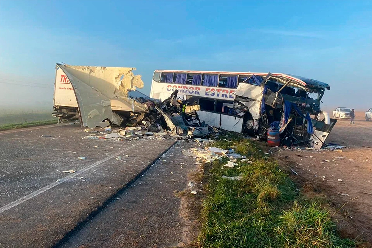 Trágico choque con cuatro muertos Trágico choque con cuatro muertos