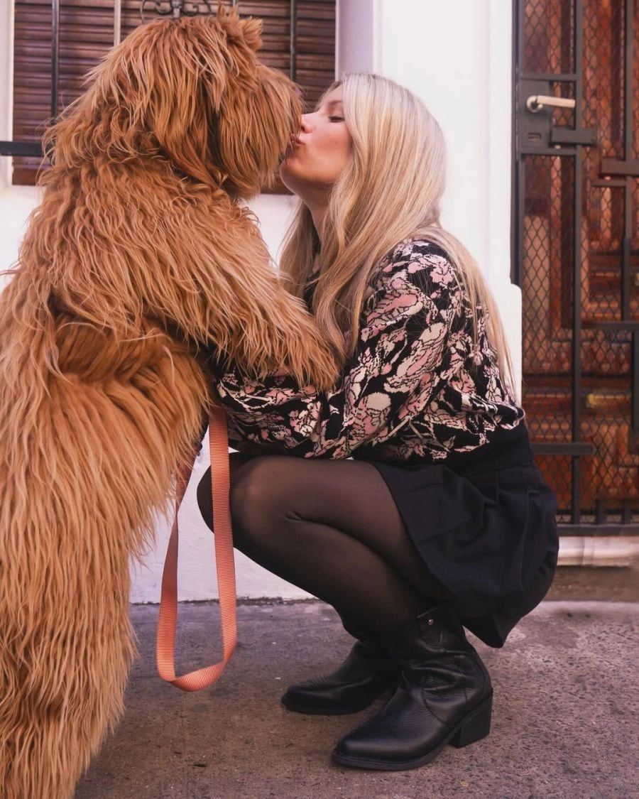 Laurita Fern&aacute;ndez con su mascota. Instagram