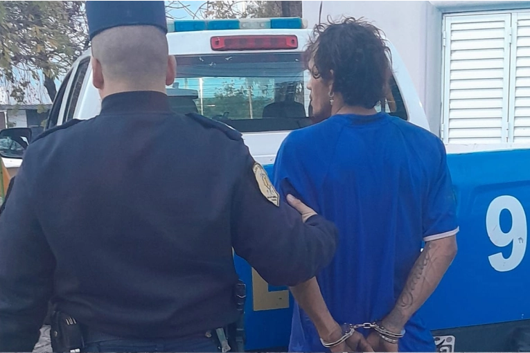 Detuvieron a un hombre por el robo de cables de fibra óptica en Paraná