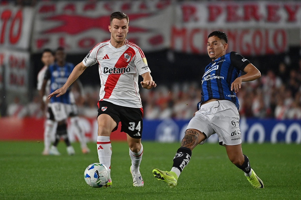 River se impone 4-2 ante Independiente del Valle. River se impone 4-2 ante Independiente del Valle.