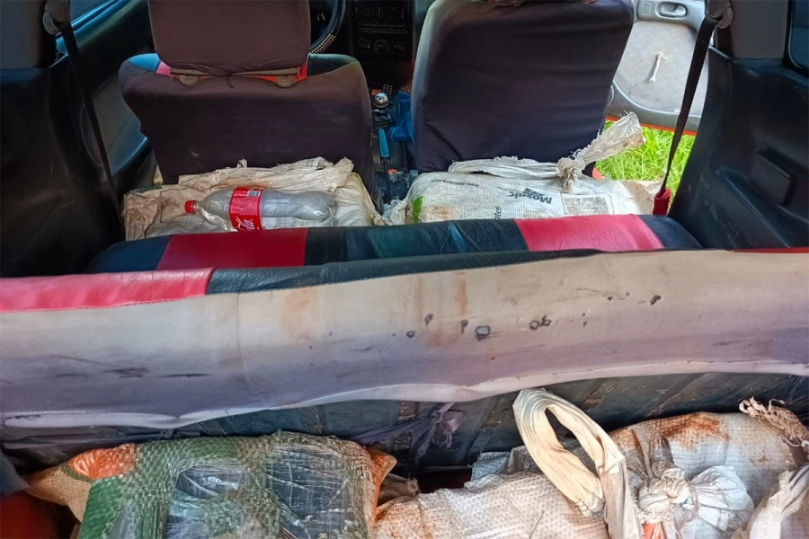 Abandonaron un vehículo cargado con 149 kilos de droga. Gendarmería Nacional