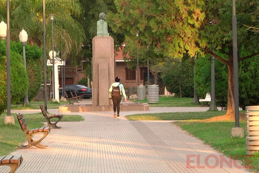 Plaza S&aacute;enz Peña de Paran&aacute;