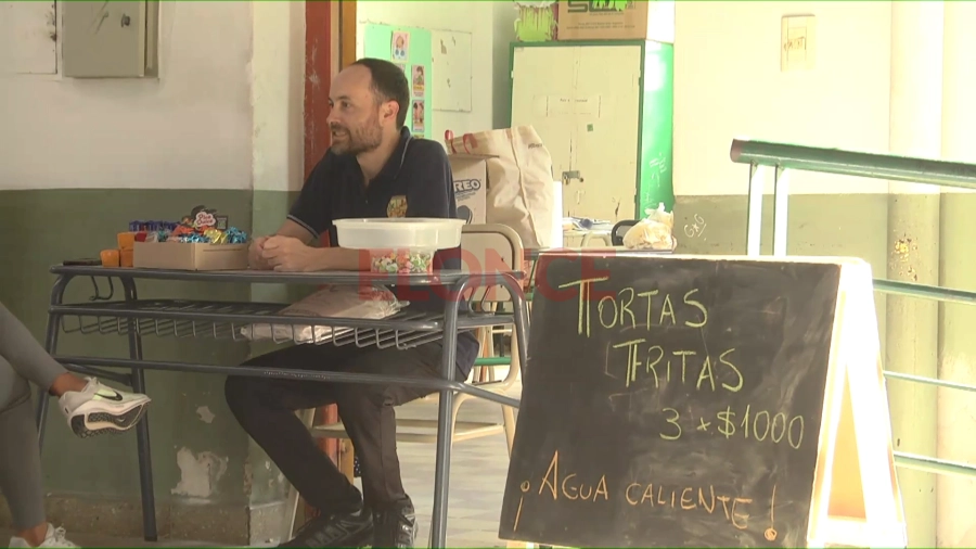 El puesto de la cooperadora escolar. Foto: Elonce.