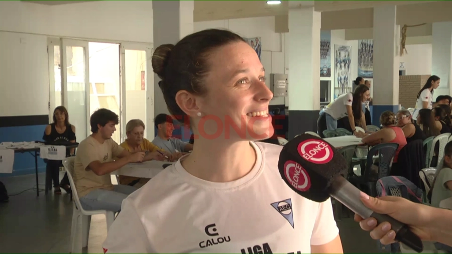Celeste Andreolli, capitana del equipo de Primera Divisi&oacute;n de v&oacute;ley del Atl&eacute;tico Echag&uuml;e Club. Foto: Elonce.