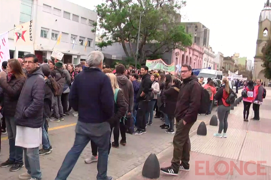 Docentes se movilizan contra creación OSER