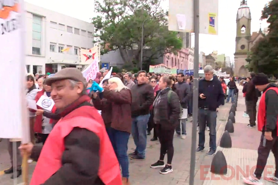 Docentes se movilizan contra creación OSER