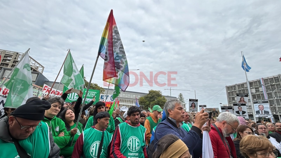 ATE marchó en defensa de IOSPER