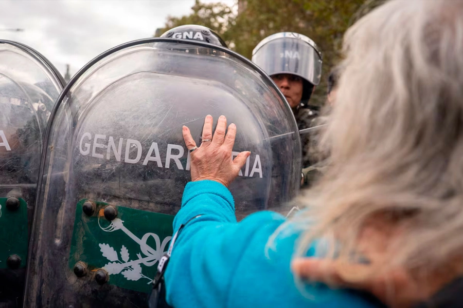 Marcha frente al Congreso. (Foto: TN)