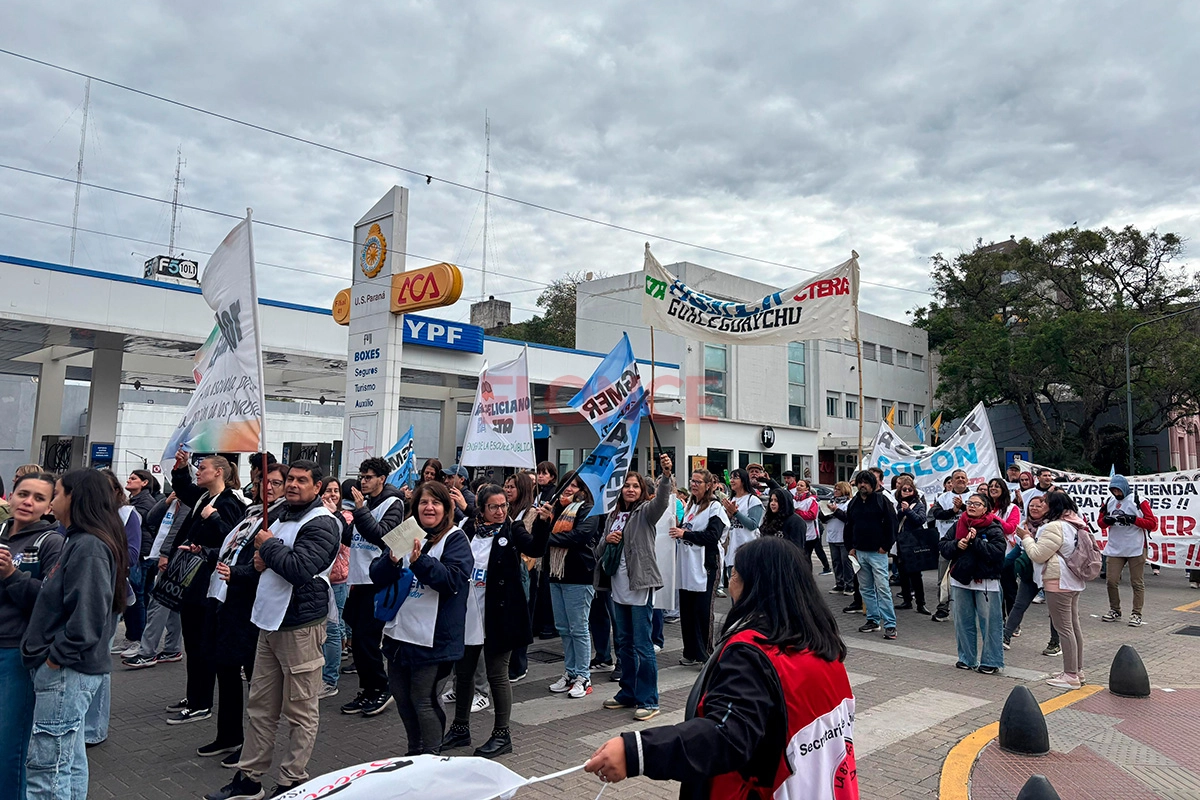 Docentes se movilizan contra creación OSER Docentes se movilizan contra creación OSER