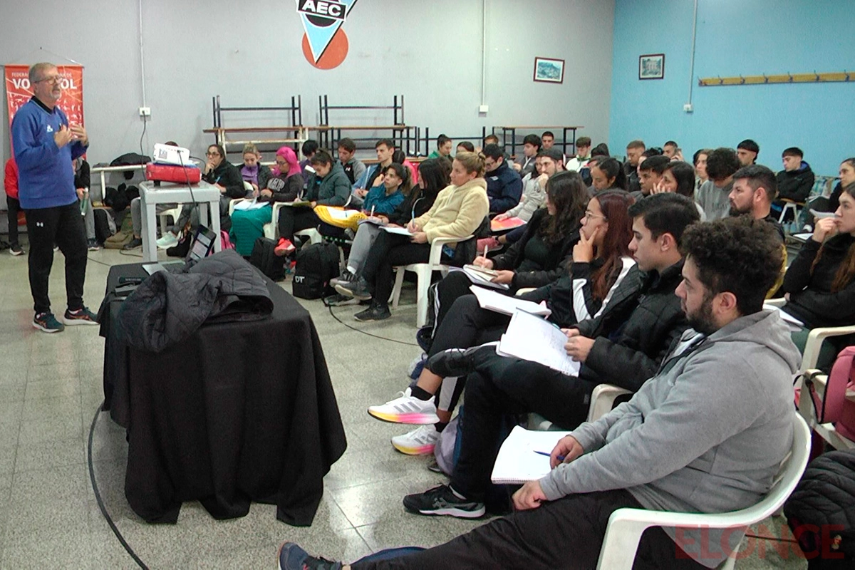 Curso Nacional de Vóley en Club Echagüe Curso Nacional de Vóley en Club Echagüe