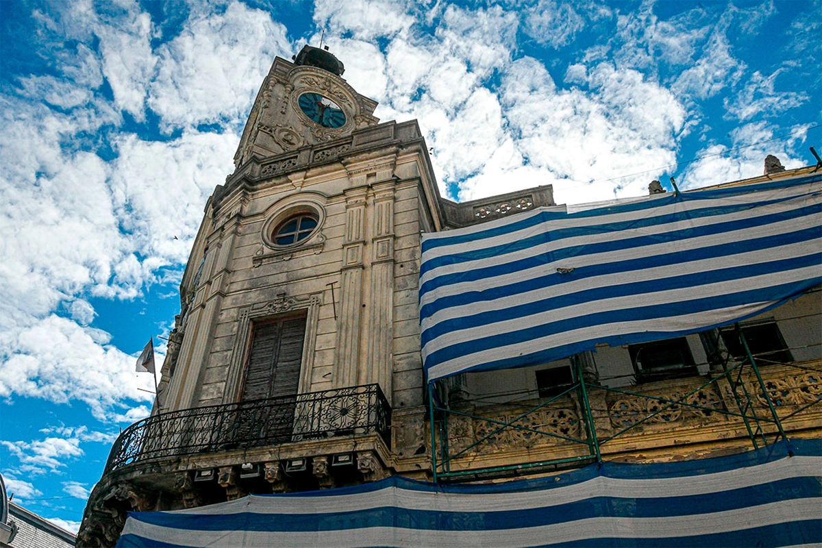 Arreglan la fachada del Palacio Municipal Arreglan la fachada del Palacio Municipal