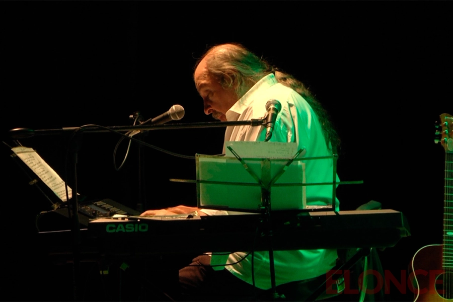 Lito Nebbia en el Teatro 3 de Febrero (foto Elonce)