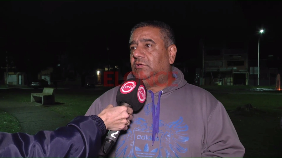 Héctor, vecino solidario. Foto: Elonce.