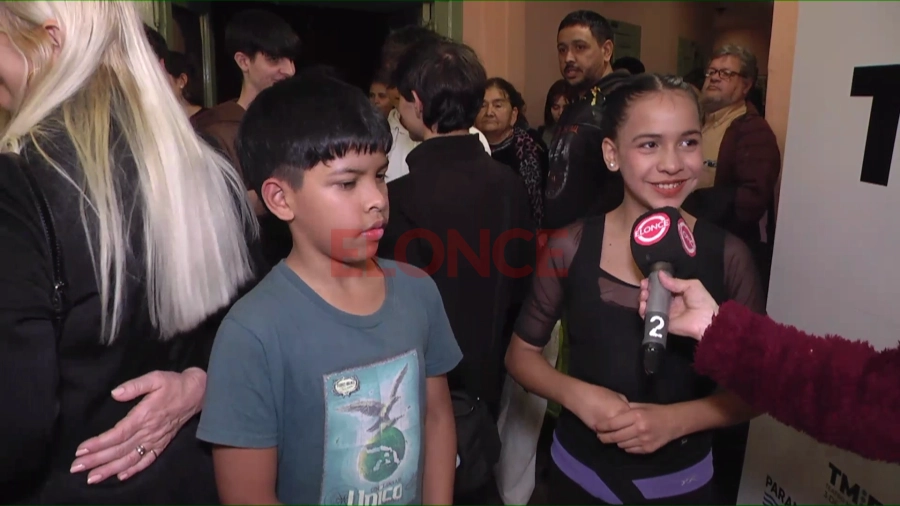 Ian y Justina. Foto: Elonce.