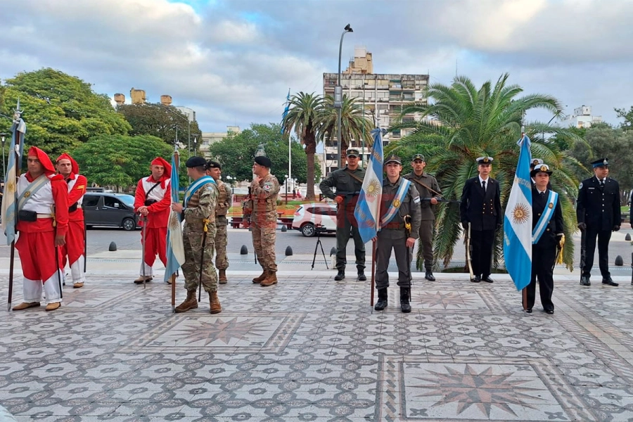 Acto en Plaza 1&ordm; de Mayo. Elonce