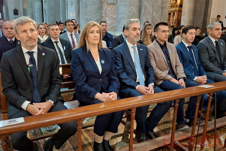 Autoridades en el tedeum. Elonce