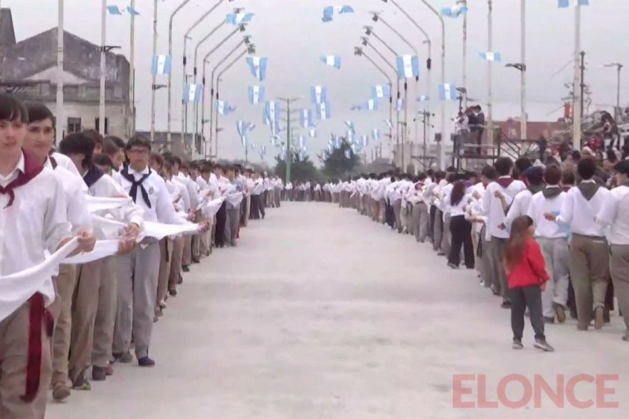 M&aacute;s de 2.000 bailarines y el peric&oacute;n m&aacute;s grande del pa&iacute;s