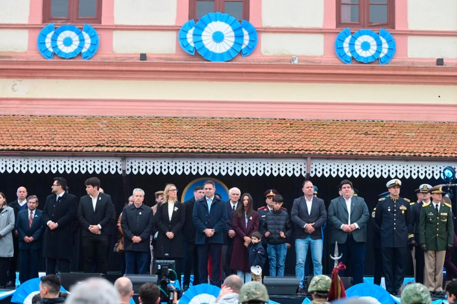 Acto por el 25 de Mayo en Gualeguaych&uacute;. Municipio de Gualeguaych&uacute;