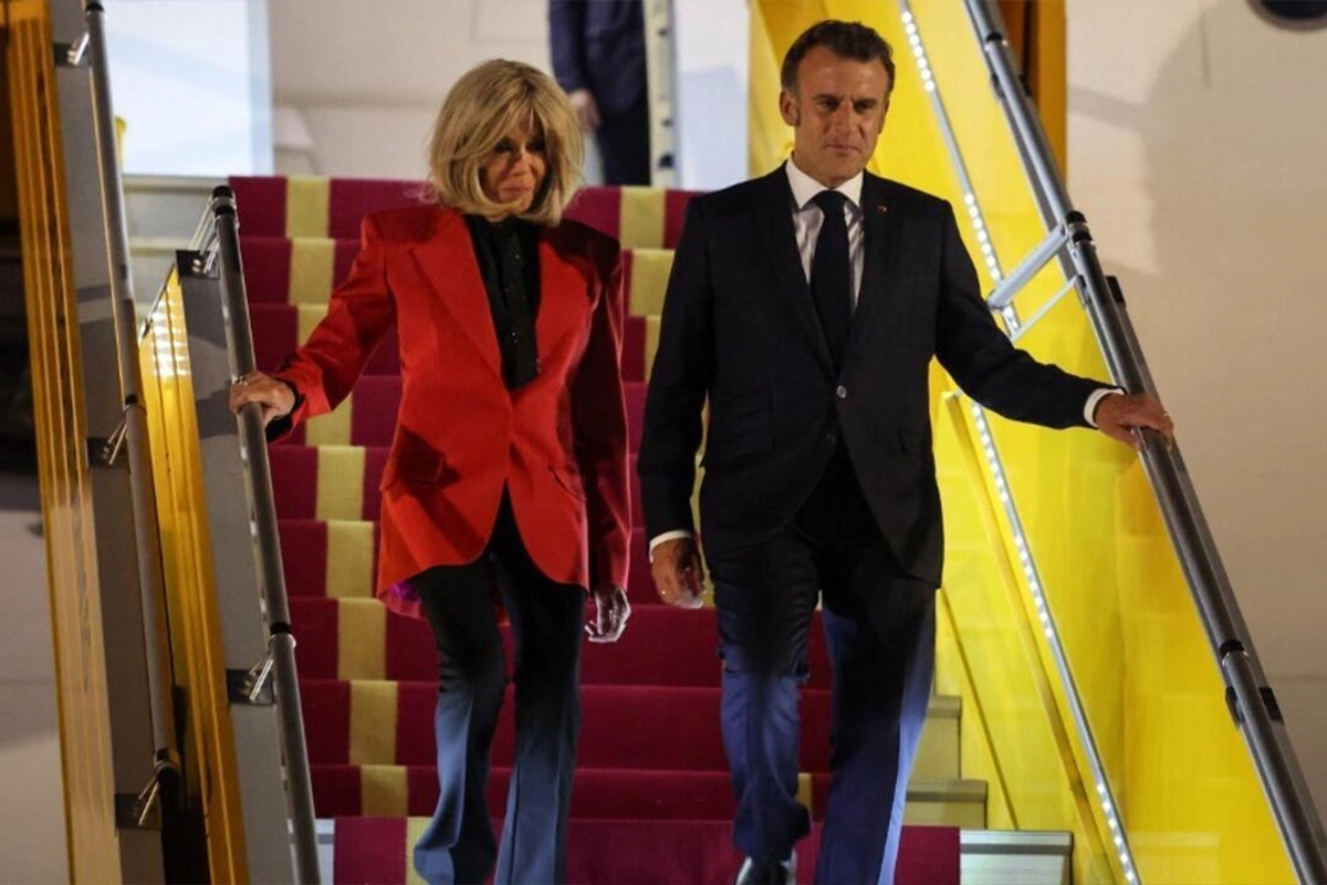 Macron desmiente polémica por video con su esposa: «Estaba bromeando» y critica manipulación de imágenes