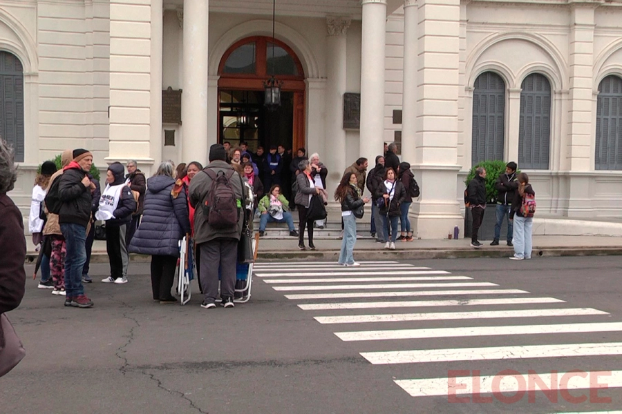 Agmer instal&oacute; un acampe en defensa del IOSPER y rechaz&oacute; la creaci&oacute;n de OSER (foto Elonce)