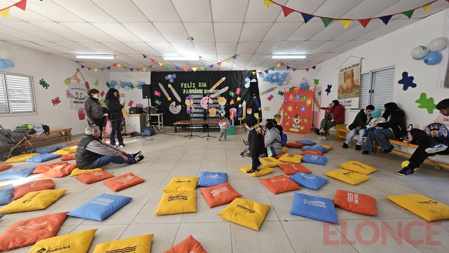 Festejos en el CIC Este de Paran&aacute; (foto Elonce)