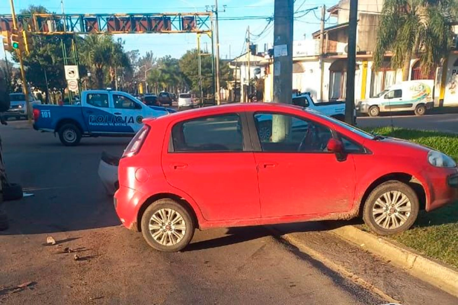 Choque y vuelco en el ingreso a Villaguay (foto Polic&iacute;a de Entre R&iacute;os)