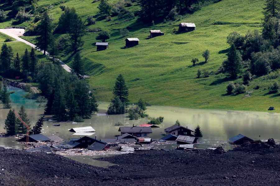 El agua podr&iacute;a inundar la zona. (Reuters).