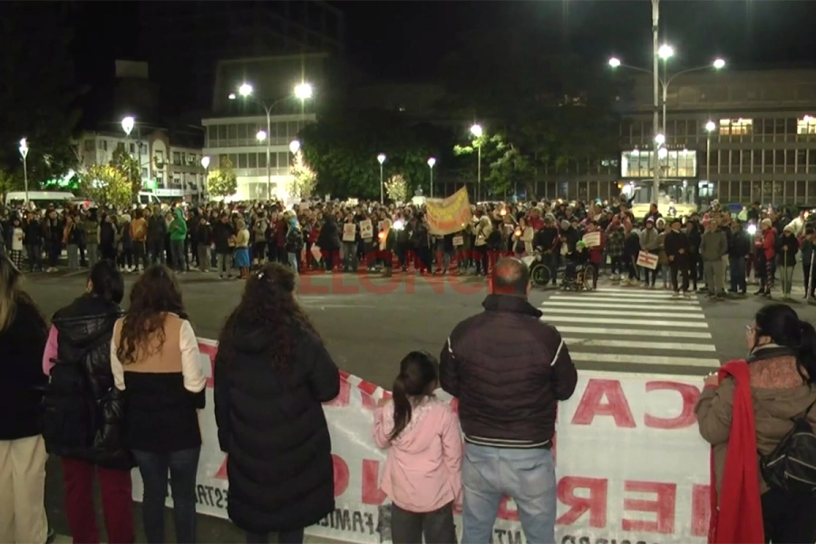 Nutrida marcha por la discapacidad en Paran&aacute; (foto Elonce)