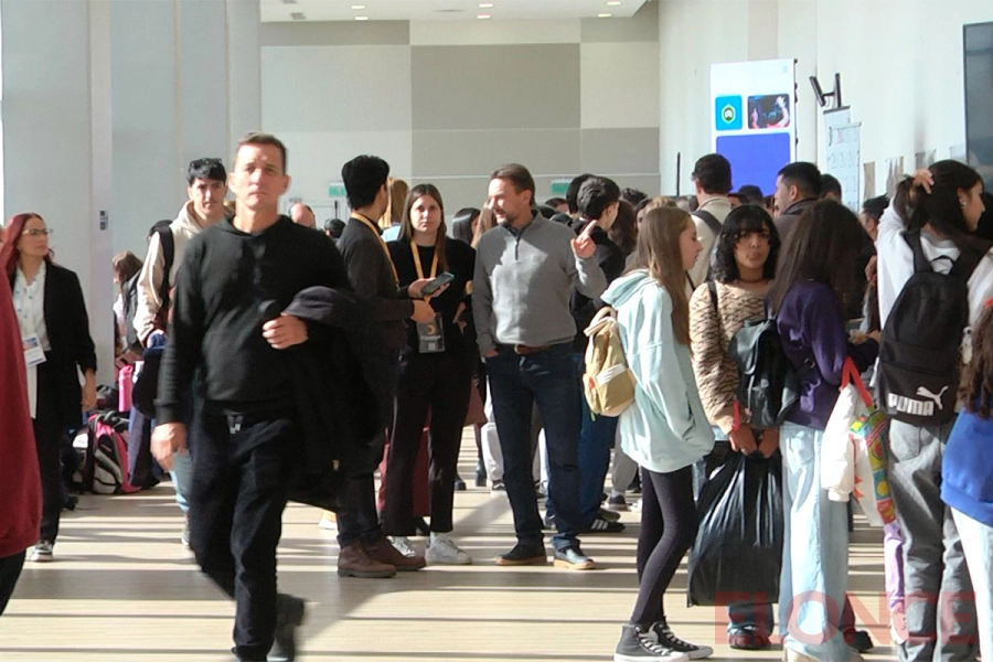 Campus Party desbord&oacute; de j&oacute;venes