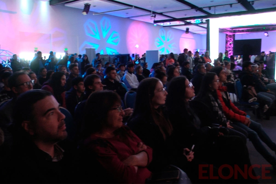 Campus Party desbord&oacute; de j&oacute;venes