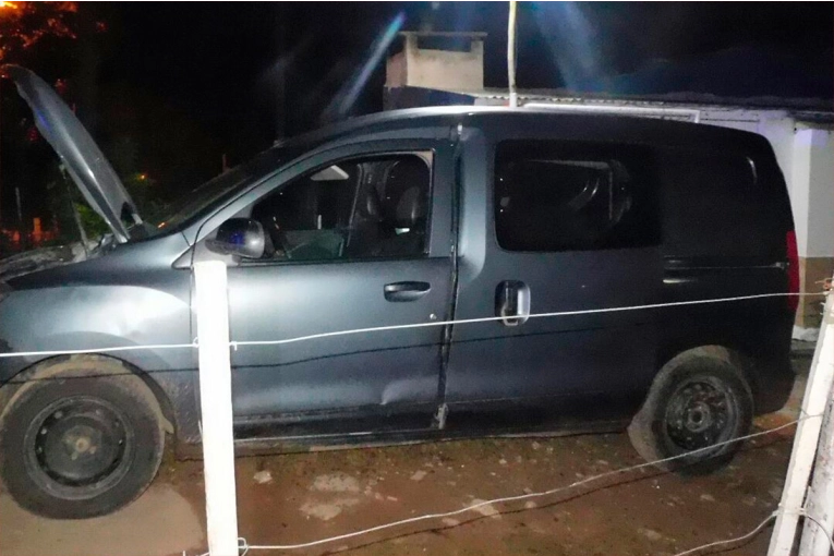 Auto robado, riesgosa persecución y detención en Gualeguaychú tras eludir un control