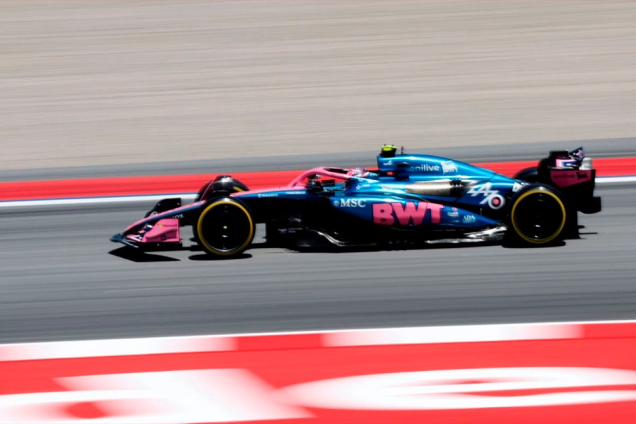 Colapinto tuvo problemas en el auto durante la primera pr&aacute;ctica en Barcelona (Foto: AP).