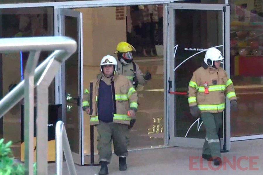 Realizaron un simulacro de evacuaci&oacute;n en el shopping Paso del Paran&aacute;