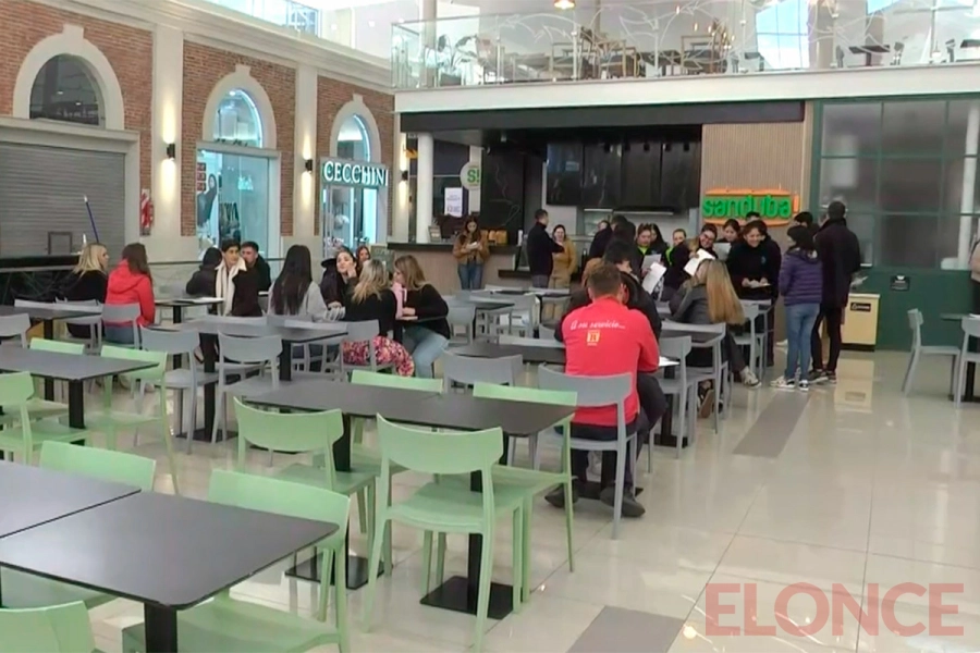 Realizaron un simulacro de evacuaci&oacute;n en el shopping Paso del Paran&aacute;