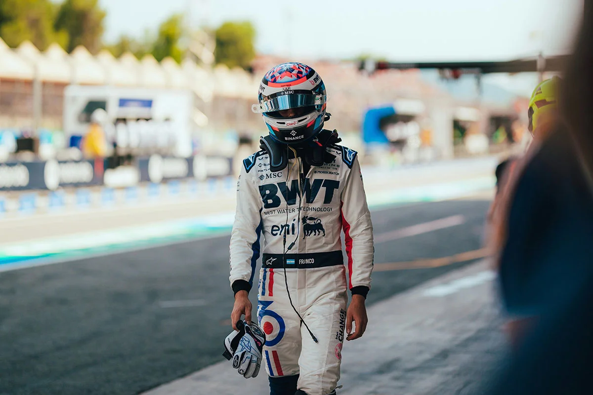 Colapinto, frustrado tras otra elimnación en Q1.