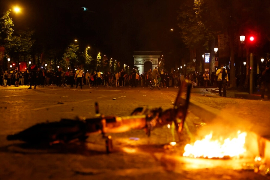 Caos en Par&iacute;s tras el t&iacute;tulo del PSG (foto REUTERS)