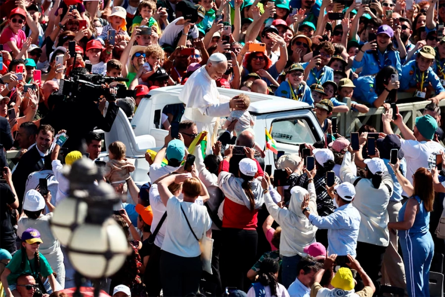 El papa León XIV llamó a proteger la familia y la vida en su primera misa masiva (foto REUTERS)