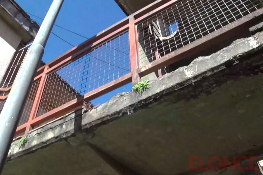 Vecinos de barrio Paran&aacute; XIV piden la "reparaci&oacute;n urgente de un ca&ntilde;o de agua"