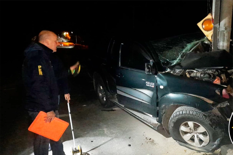 Tragedia en Victoria: hombre murió tras chocar contra una columna ...
