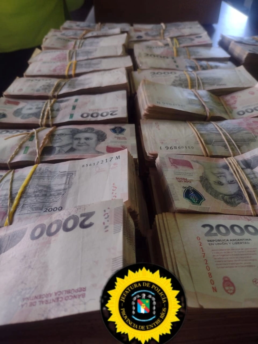 Todos billetes de 2.000 pesos. PER