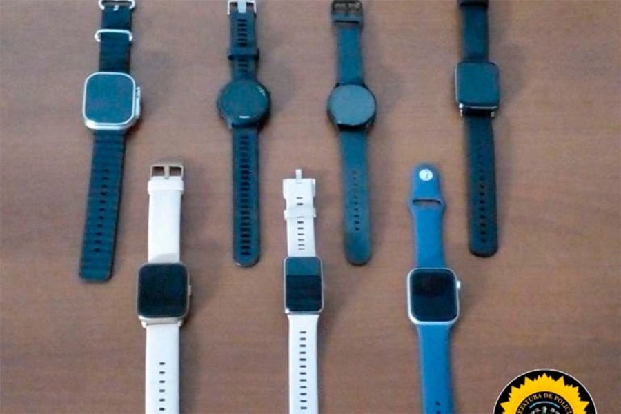 Relojes secuestrados en causa por extorsión en Paraná. Foto: PER