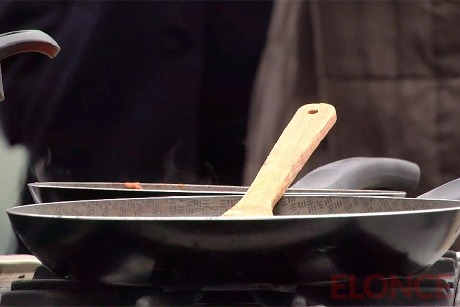 Cocinaron al aire libre frente al r&iacute;o en una jornada gastron&oacute;mica