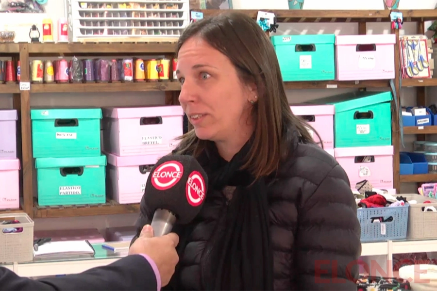 Video: auto despist&oacute;, choc&oacute; contra local de Paran&aacute; y huy&oacute;