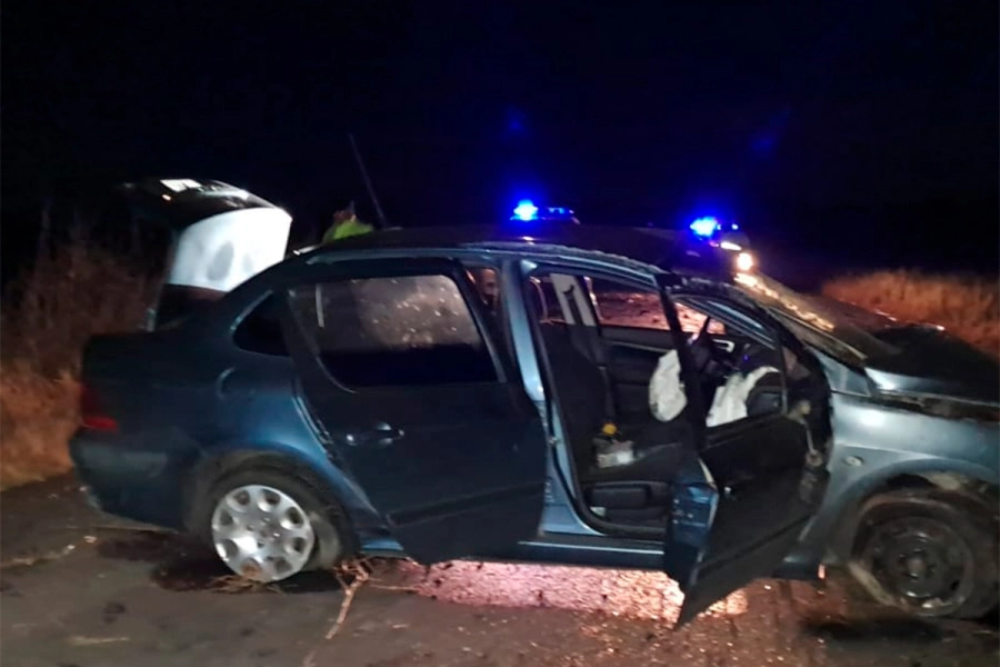 Auto volc&oacute; en Ruta 18