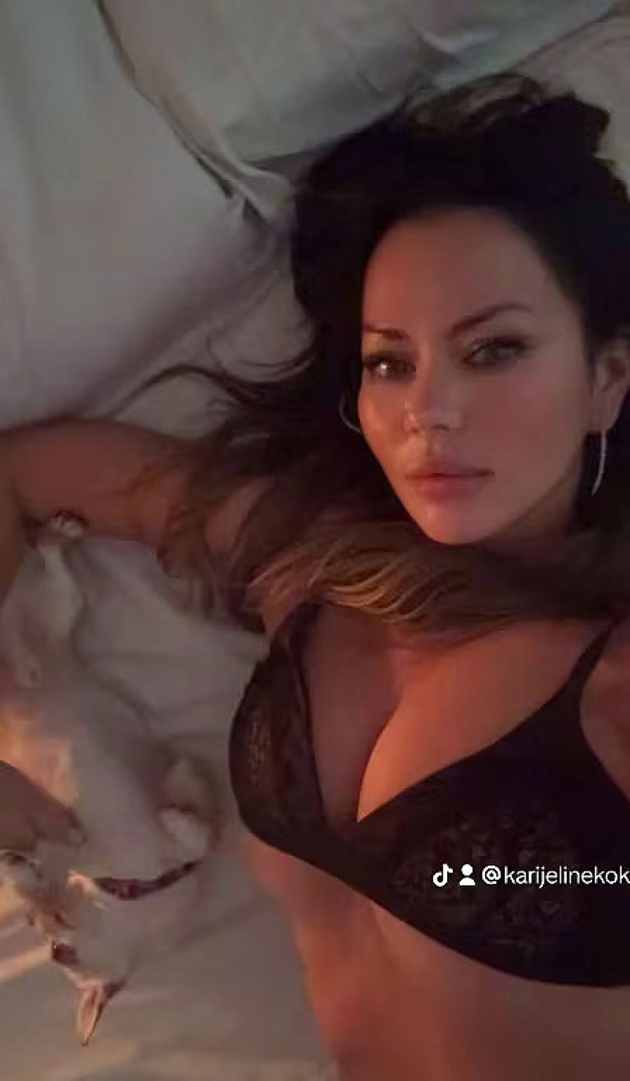 Karina Jelinek muy sensual. Instagram