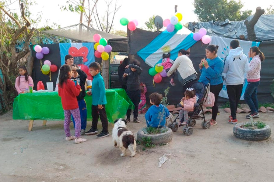 Merendero llamado &ldquo;Pancitas verdes, coraz&oacute;n contento&rdquo; de Bajada Grande
