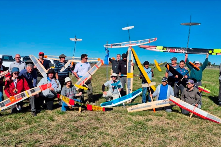Recordaron a Cristian Grecca con una jornada de aeromodelismo en el Aeroclub Paraná