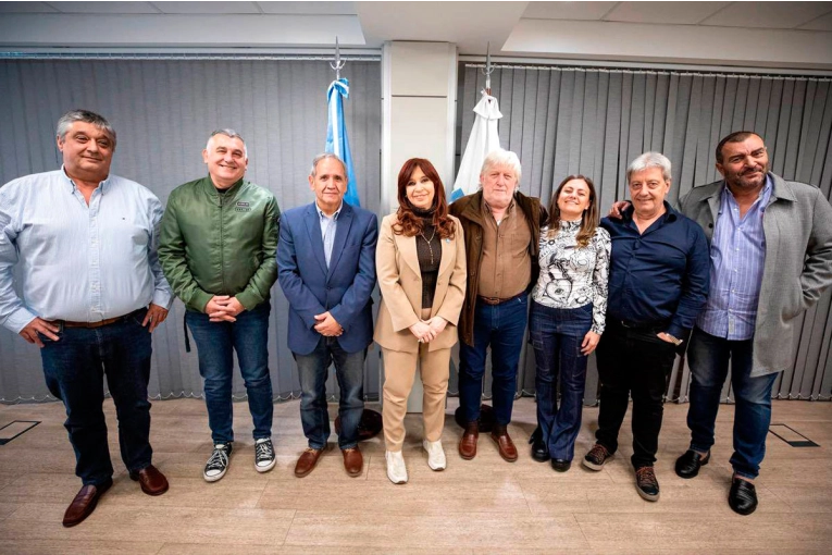 Diferentes gremios se reúnen ante la posibilidad de que se ratifique la condena Cristina Kirchner